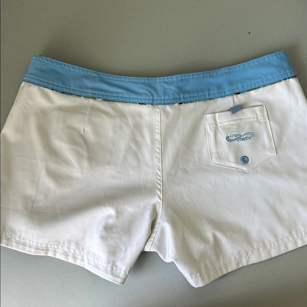 Crazy Shirts reversible board shorts. Sz M-L. Great condition. - Picture 4 of 6